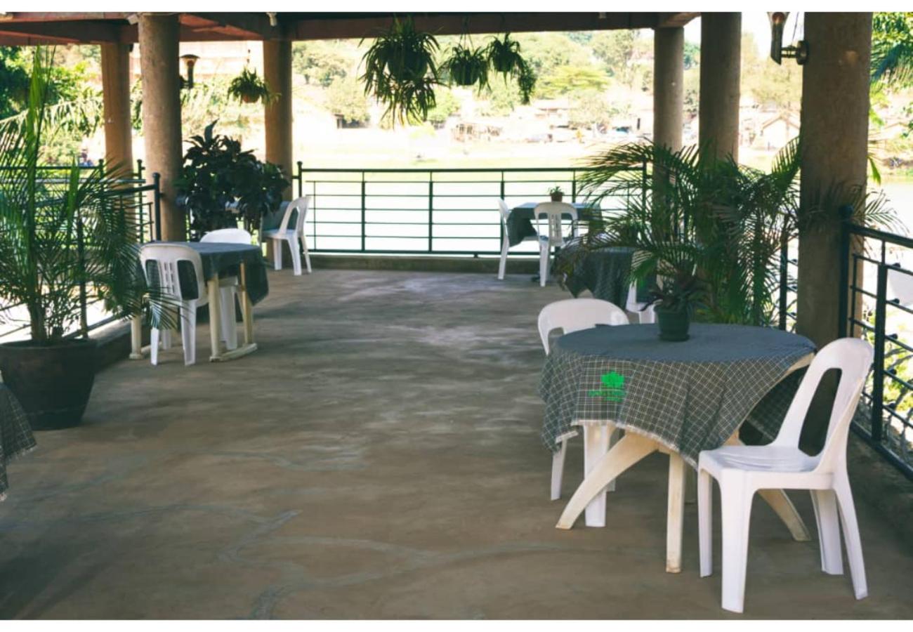 Royal Lake View Gardens カンパラ エクステリア 写真